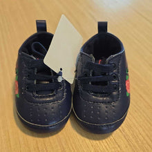 Load image into Gallery viewer, Fila blue rose baby soft sole shoes 3
