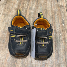 Load image into Gallery viewer, Like New Clarks Black velcro Shoes 2

