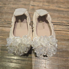 Load image into Gallery viewer, Blink Blink ivory dressy slip on flats Like New 7
