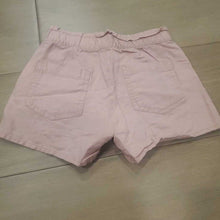 Load image into Gallery viewer, Gap dusty pink cotton shorts 4-5Y
