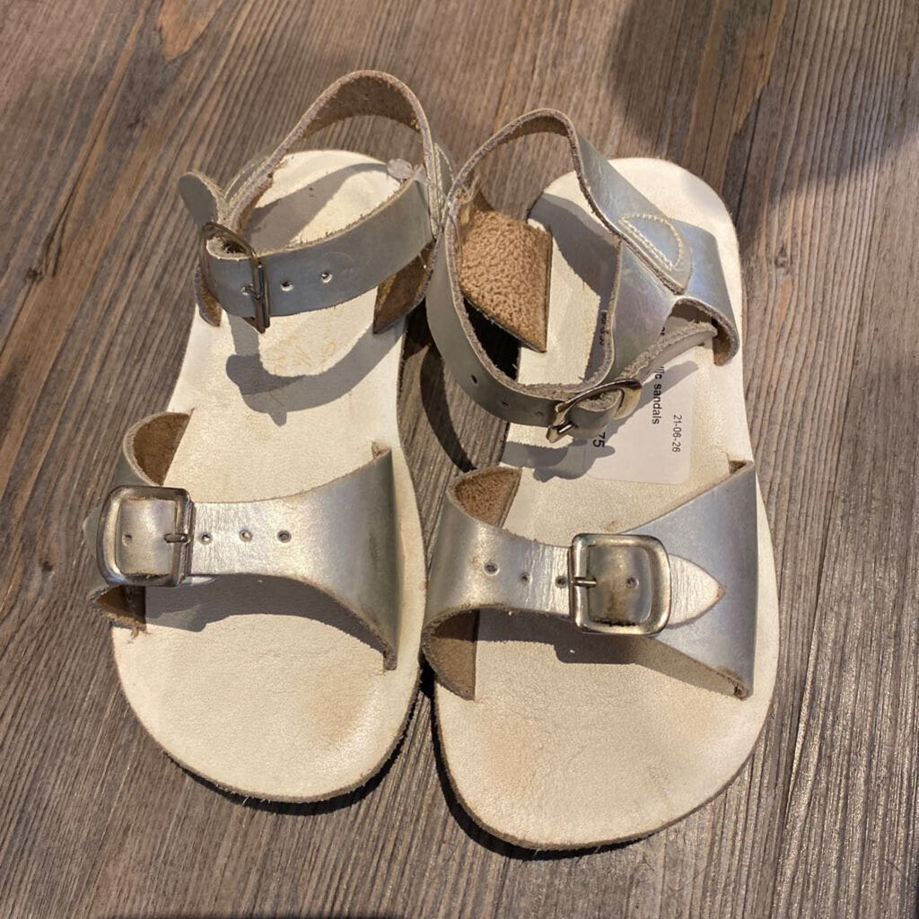 Sun San metallic sandals size 9