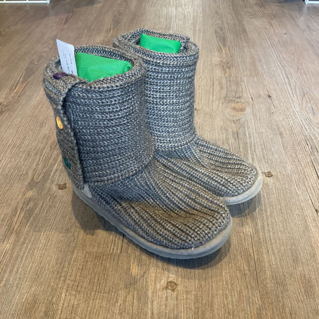 Ugg grey knit boots 3 Youth