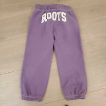 Load image into Gallery viewer, Roots purple classic sweatpants with white Roots across bum 4T

