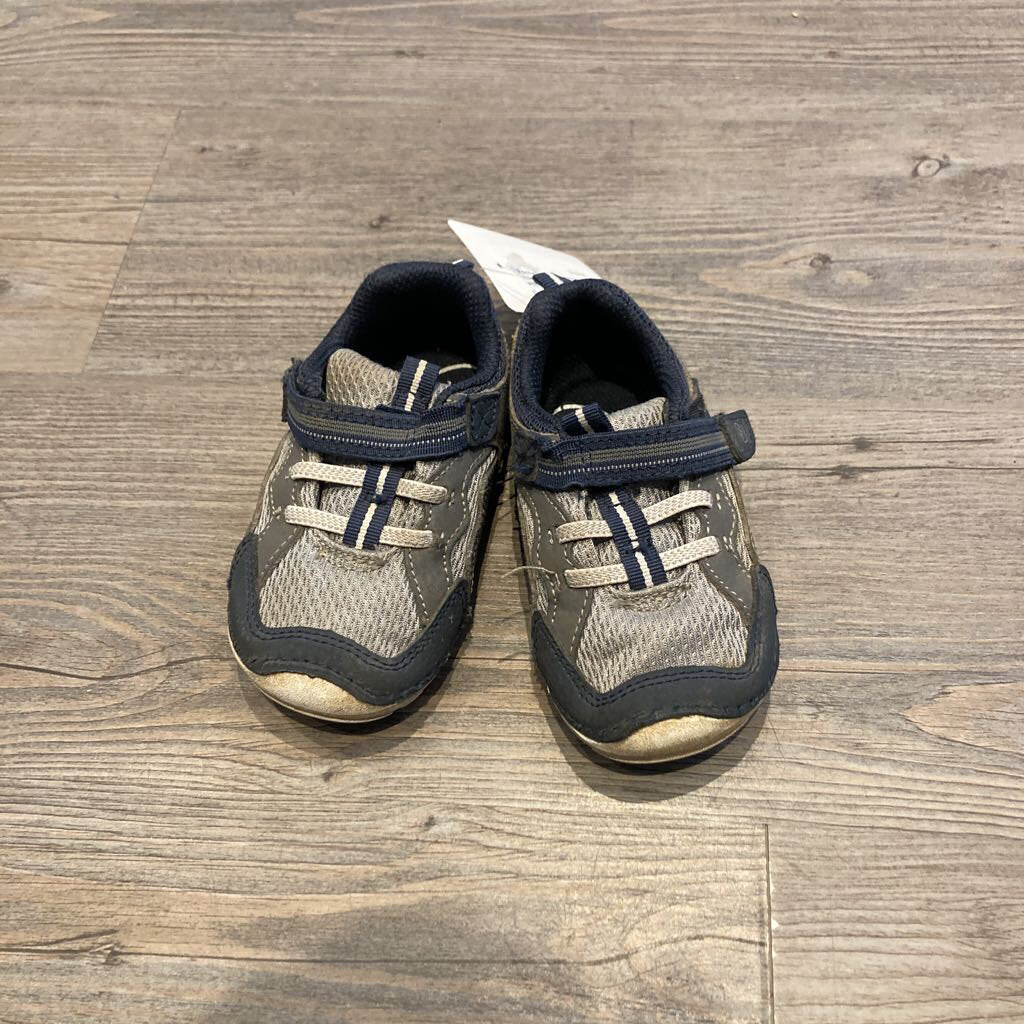 Stride Rite Blue & Grey Runners with Velcro Size 6