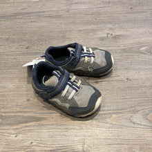 Load image into Gallery viewer, Stride Rite Blue &amp; Grey Runners with Velcro Size 6
