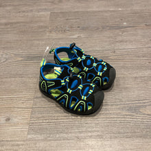 Load image into Gallery viewer, George Black, Blue &amp; Green Sandals Size 6
