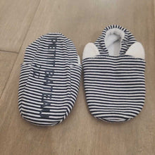 Load image into Gallery viewer, Petit Bateau new stripe soft sole shoes 3
