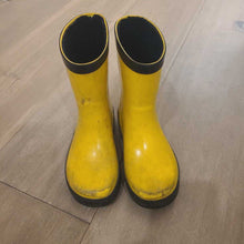 Load image into Gallery viewer, Stonz yellow rainboots 9

