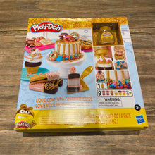 Load image into Gallery viewer, Play-Doh NEW IN BOX Gold Star Baker Playset
