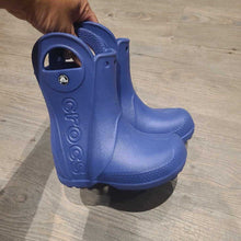 Load image into Gallery viewer, Crocs blue rainboots 8
