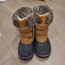 Load image into Gallery viewer, Joe Fresh tan/black velcro winter boots 1
