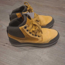Load image into Gallery viewer, Geox Tan thermal insulate shoe/styl laceup Winterboots 1 Youth
