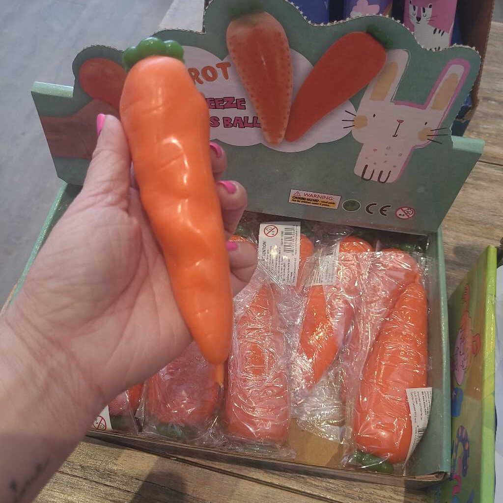 Stretchy sandy carrot